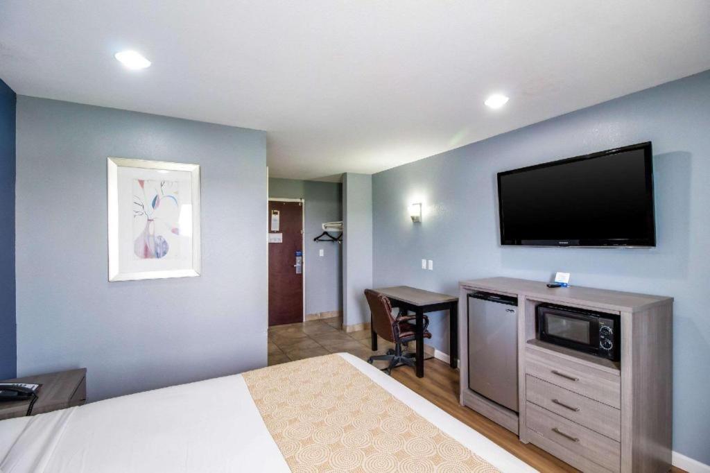 Rodeway Inn & Suites Port Arthur - Groves Екстер'єр фото