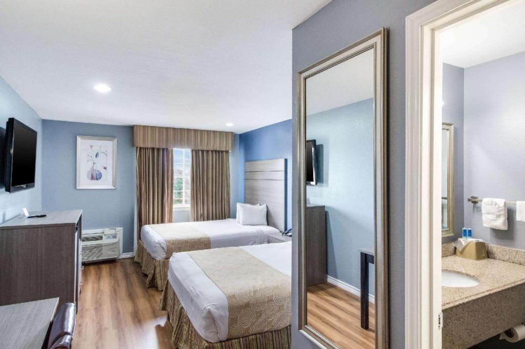 Rodeway Inn & Suites Port Arthur - Groves Екстер'єр фото
