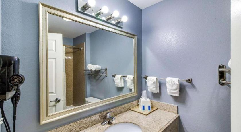 Rodeway Inn & Suites Port Arthur - Groves Екстер'єр фото